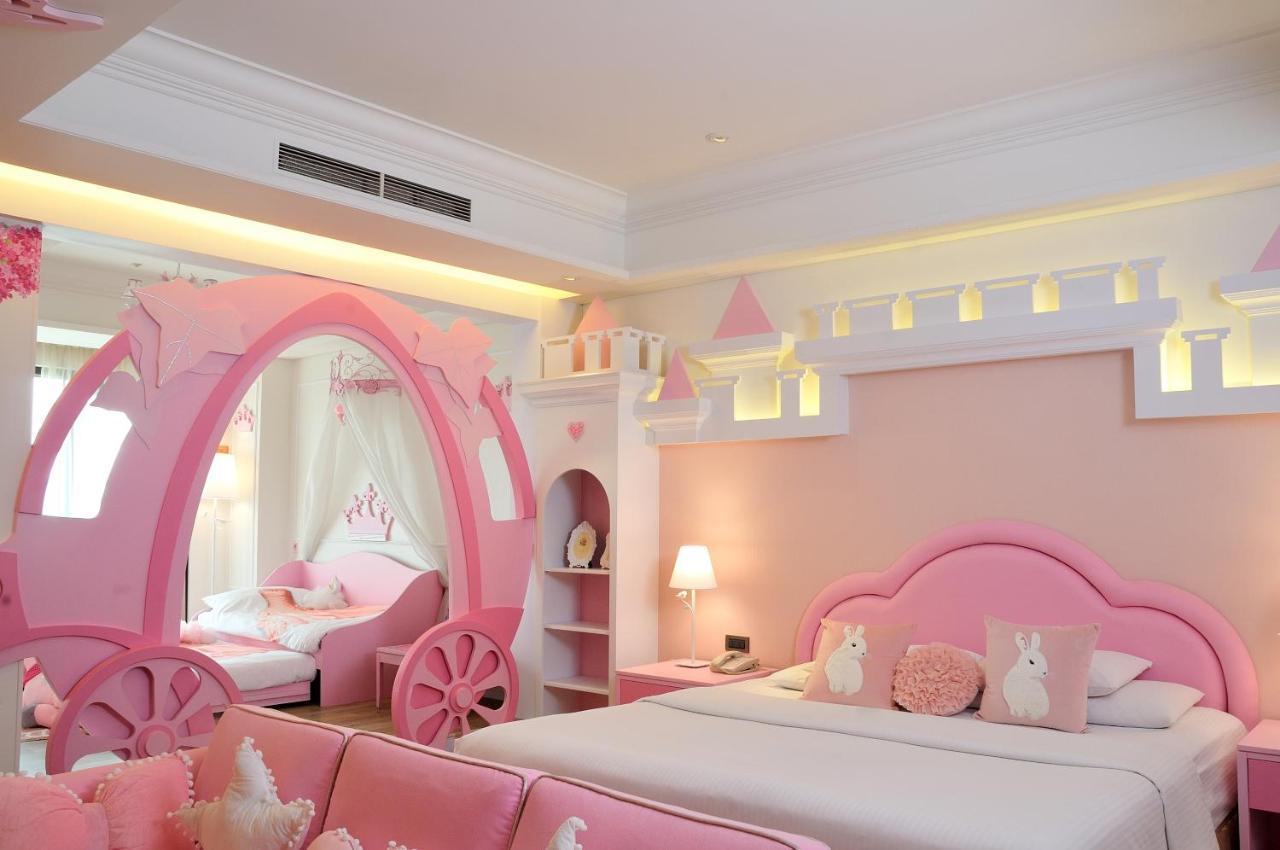 E-Da Royal Hotel Dashu Exterior foto Hello Kitty themed hotel room