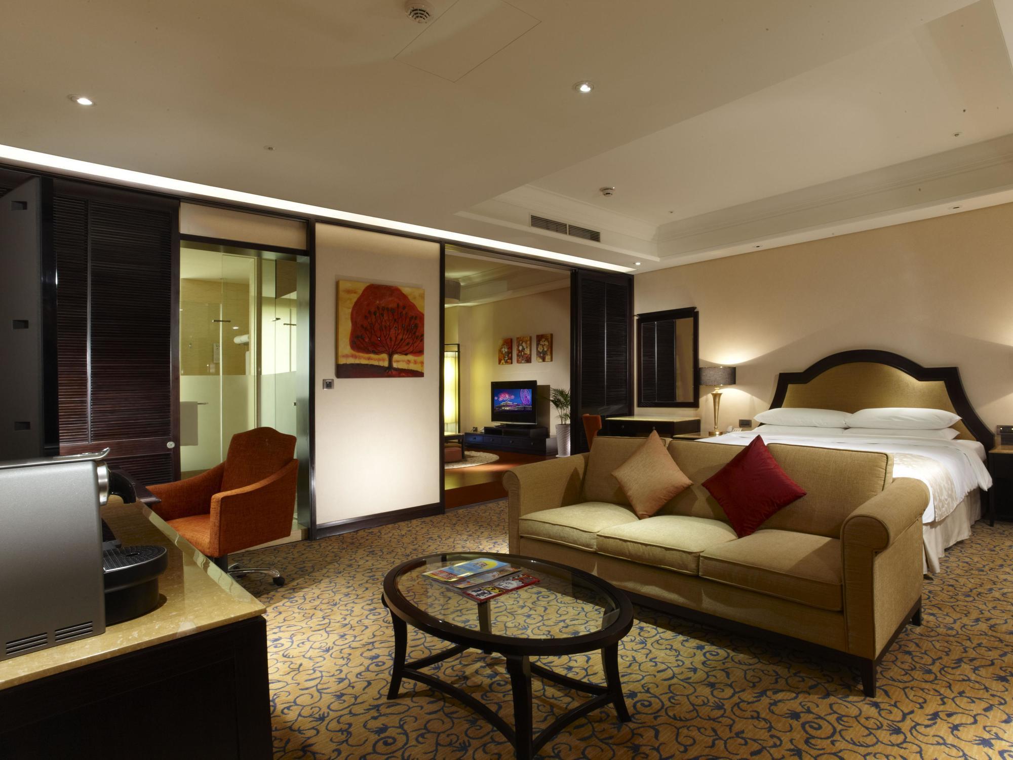 E-Da Royal Hotel Dashu Exterior foto A suite at the Shangri-La Hotel, Kuala Lumpur