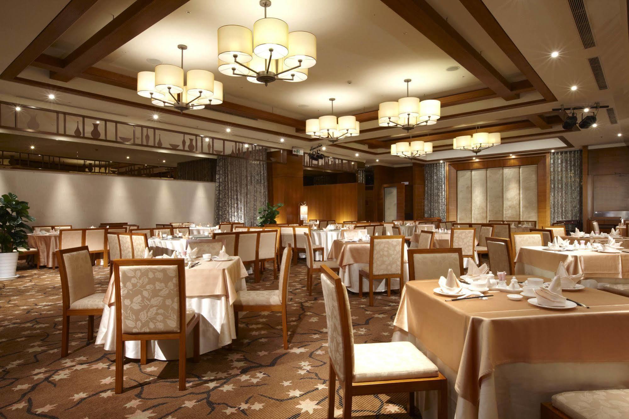 E-Da Royal Hotel Dashu Restaurant foto Interior of the restaurant